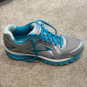 Brooks Women's Athletic Shoes in Gray and Teal